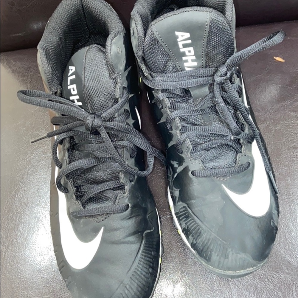 Perfect ALMOST BRAND NEW Alpha Nike women size 8